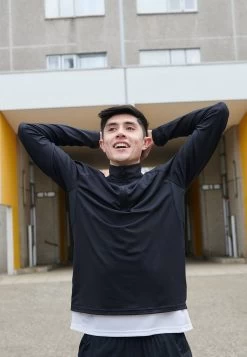 BROOKS DASH 1/2 ZIP - Trainingsjacke - Black -Brooks Geschäft 68f02f85ddef4b53900329baf2908212