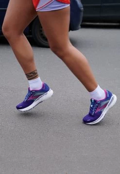 BROOKS ADRENALINE GTS 22 - Laufschuh Neutral - Navy/yucca/pink 10 BROOKS ADRENALINE GTS 22 - Laufschuh Neutral - Navy/yucca/pink -Brooks Geschäft 753a297a0c8449dd9f4cfcdbd28b353e