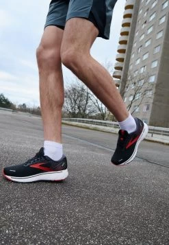 BROOKS GHOST 14 - Laufschuh Neutral - Black Red White -Brooks Geschäft 763ff933279f4f738ccab3deb546ebb6