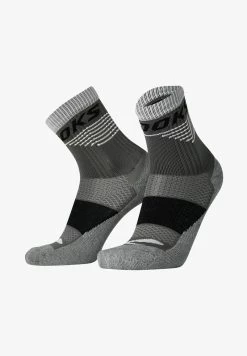 BROOKS HIGH POINT CREW - Sportsocken - Asphalt Black