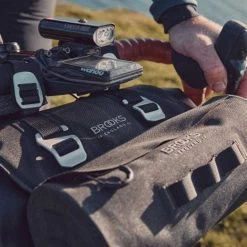 BROOKS ENGLAND Scape Roll Lenkertasche 10-12L -Brooks Geschäft brooks england scape roll lenkertasche 10 12l 10