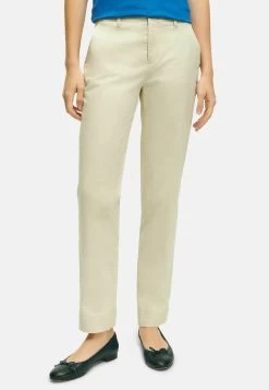 GARMENT WASHED STRETCH - Chino - Natural -Brooks Geschäft d843366ed8b04b25b6c6a1c3de01b115 1