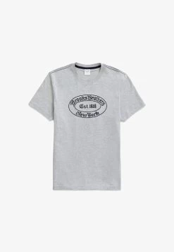 LABEL GRAPHIC - T-Shirt Print - Medium Grey -Brooks Geschäft db5d3d682ef24b918204b2c95a9b0afd 2