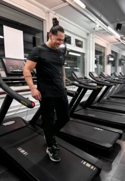 BROOKS DISTANCE SHORT SLEEVE - T-Shirt Basic - Black 11 BROOKS DISTANCE SHORT SLEEVE - T-Shirt Basic - Black -Brooks Geschäft e07504ca921f434faf8fed0f925b607c